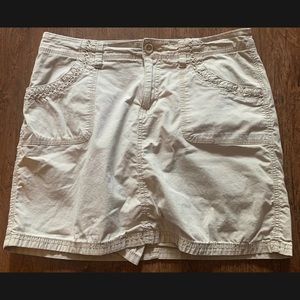 ST. JOHN'S BAY STRETCH GOLF SKORT SZ 10 GOLF SKIRT-SHORTS UNDERNEATH-KHAKI